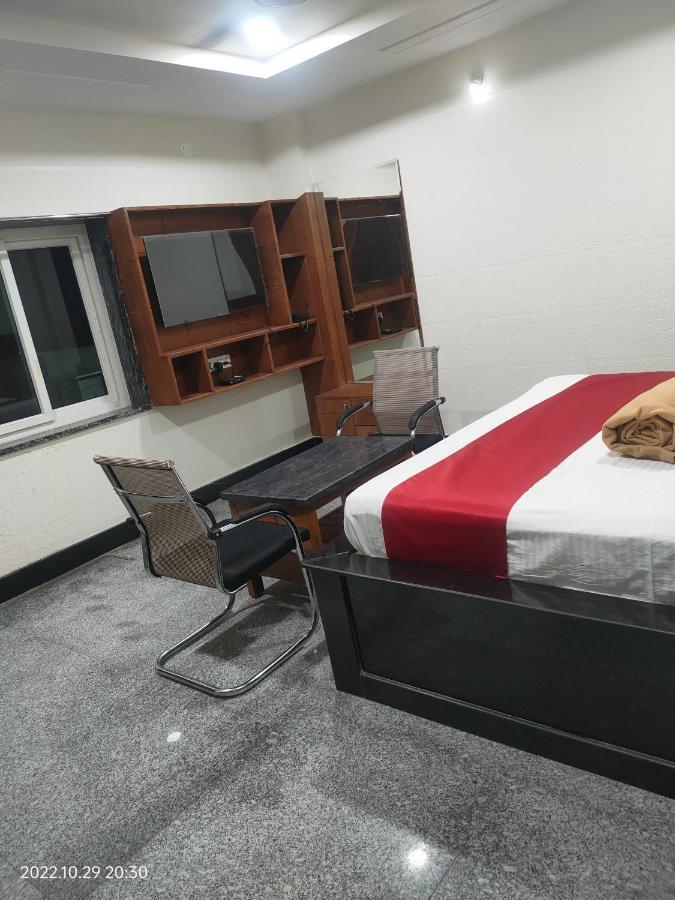 Hotel New Maruthi Inn, Lb Nagar Hyderabad Esterno foto