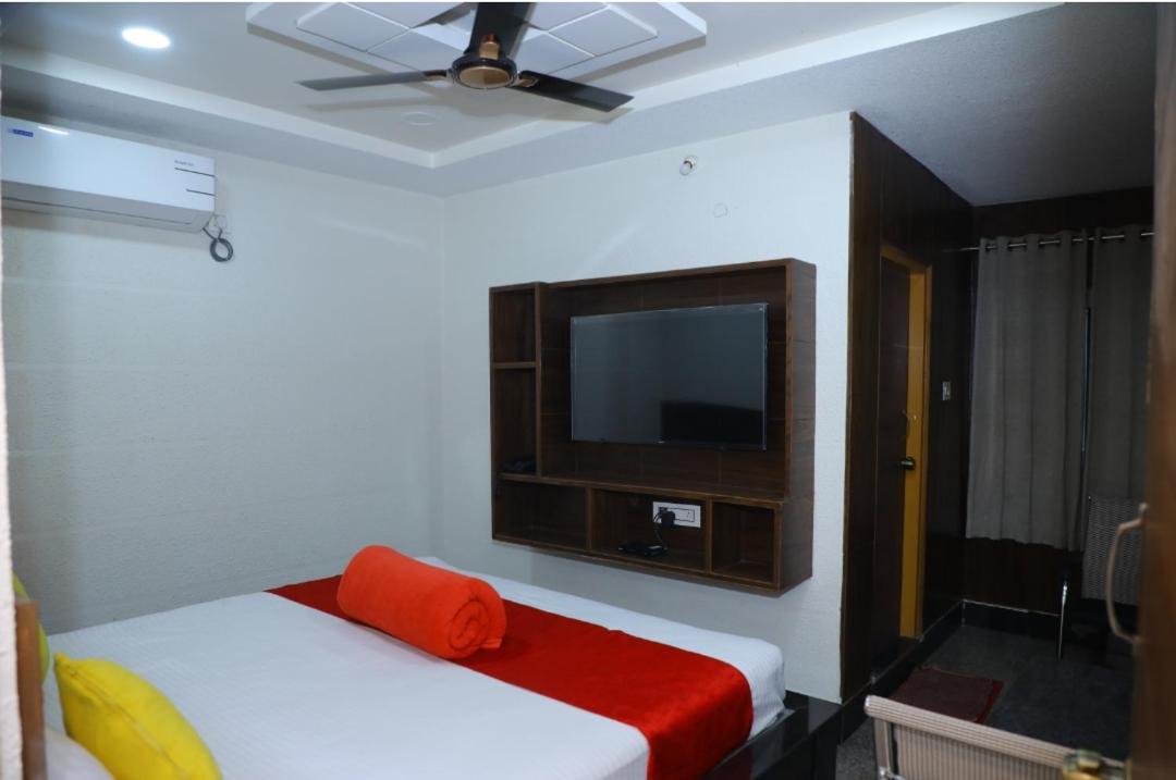 Hotel New Maruthi Inn, Lb Nagar Hyderabad Esterno foto