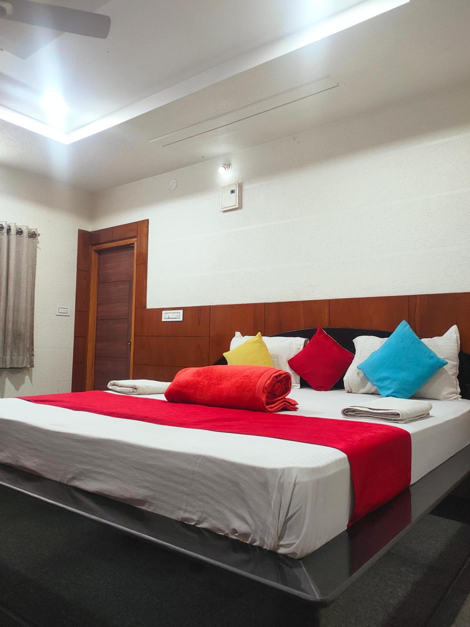 Hotel New Maruthi Inn, Lb Nagar Hyderabad Esterno foto